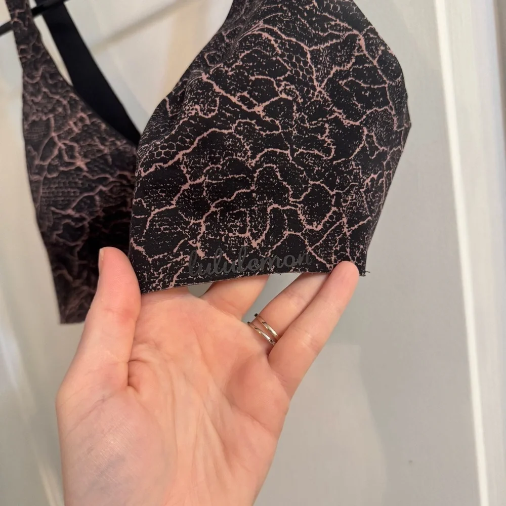 Lululemon Like Nothing Bra Lacescape Spanish Rose Black 32C